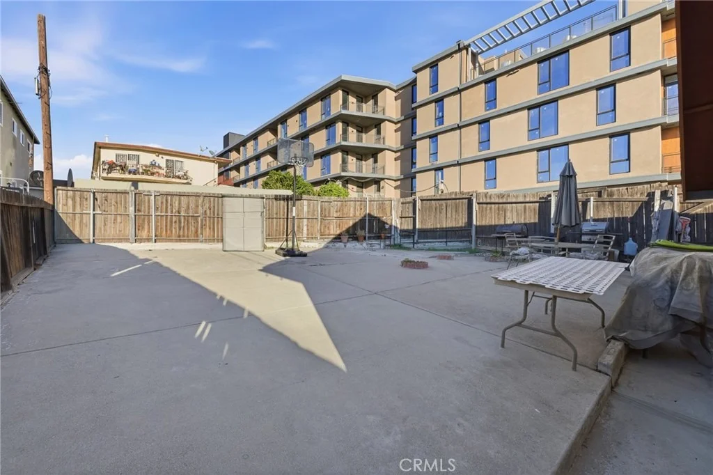 Photo of 2239 W Sunset Boulevard