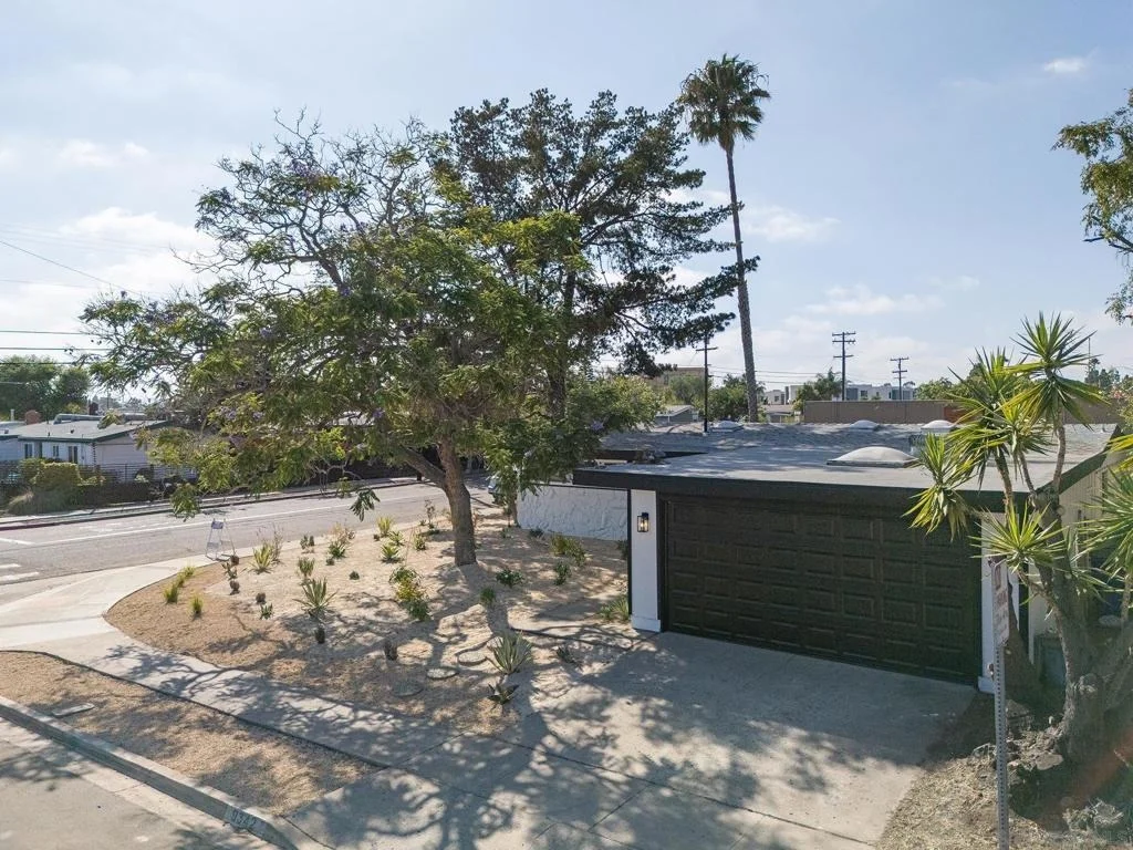Photo of 9342 Fermi Ave