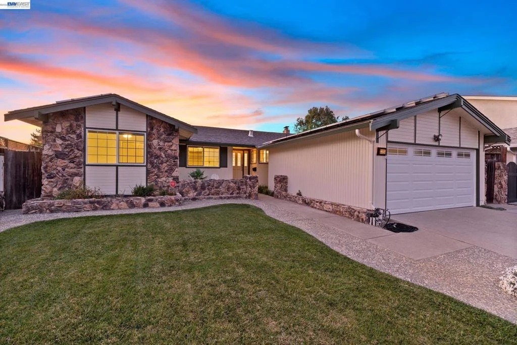Photo of 3325 Hudson Pl