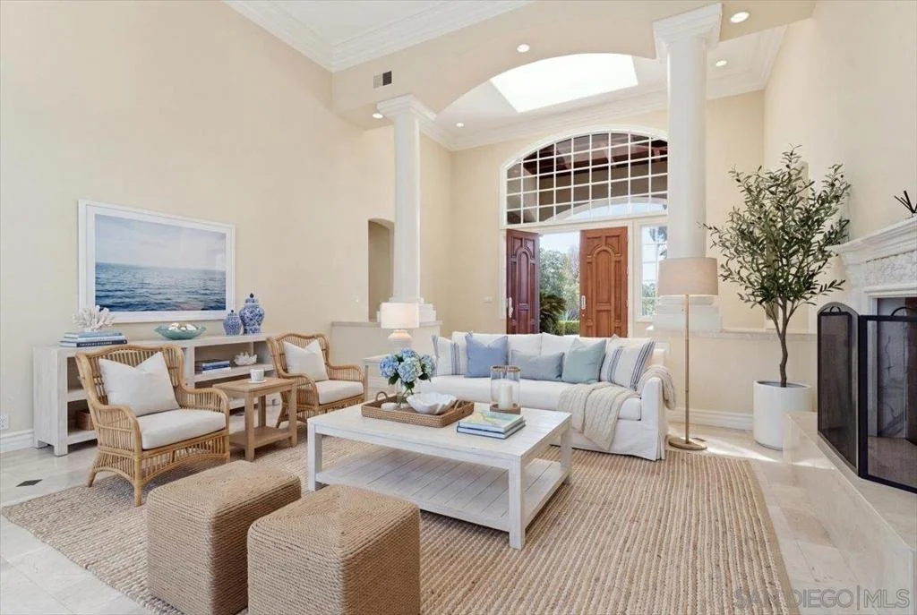 Photo of 6150 Avenida Alteras