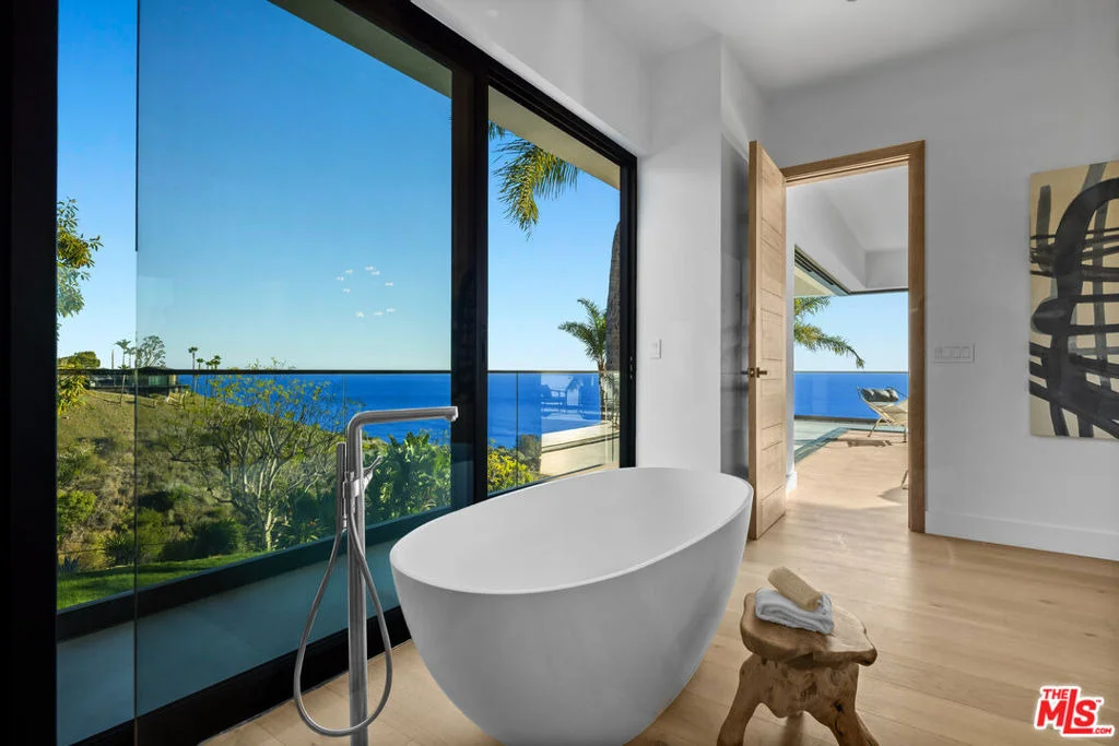 Photo of 4732 Avenida Del Mar