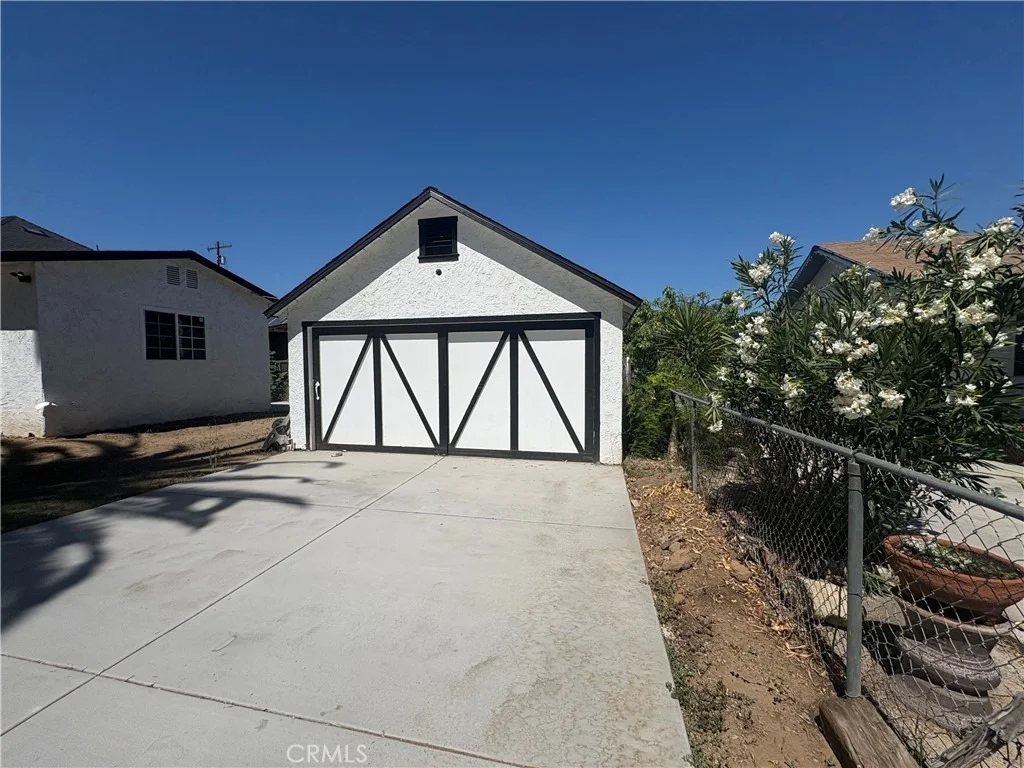 Photo of 3395 Franklin Avenue