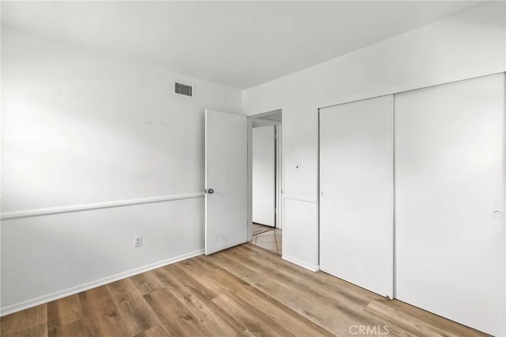 Photo of 3058 Flanders
