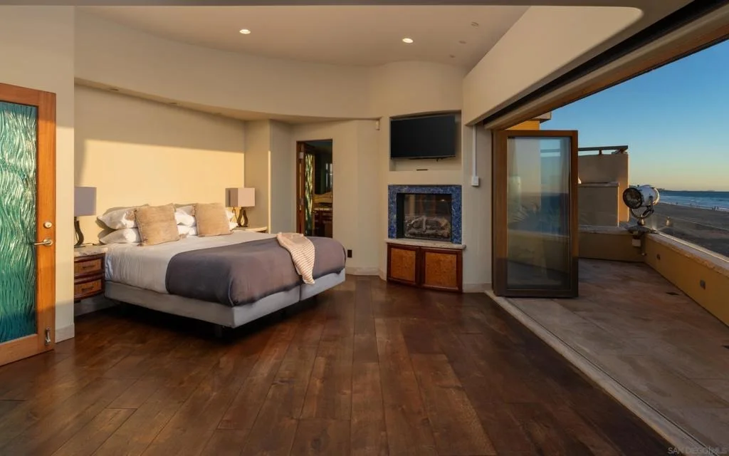 Photo of 3921 Ocean Front Walk