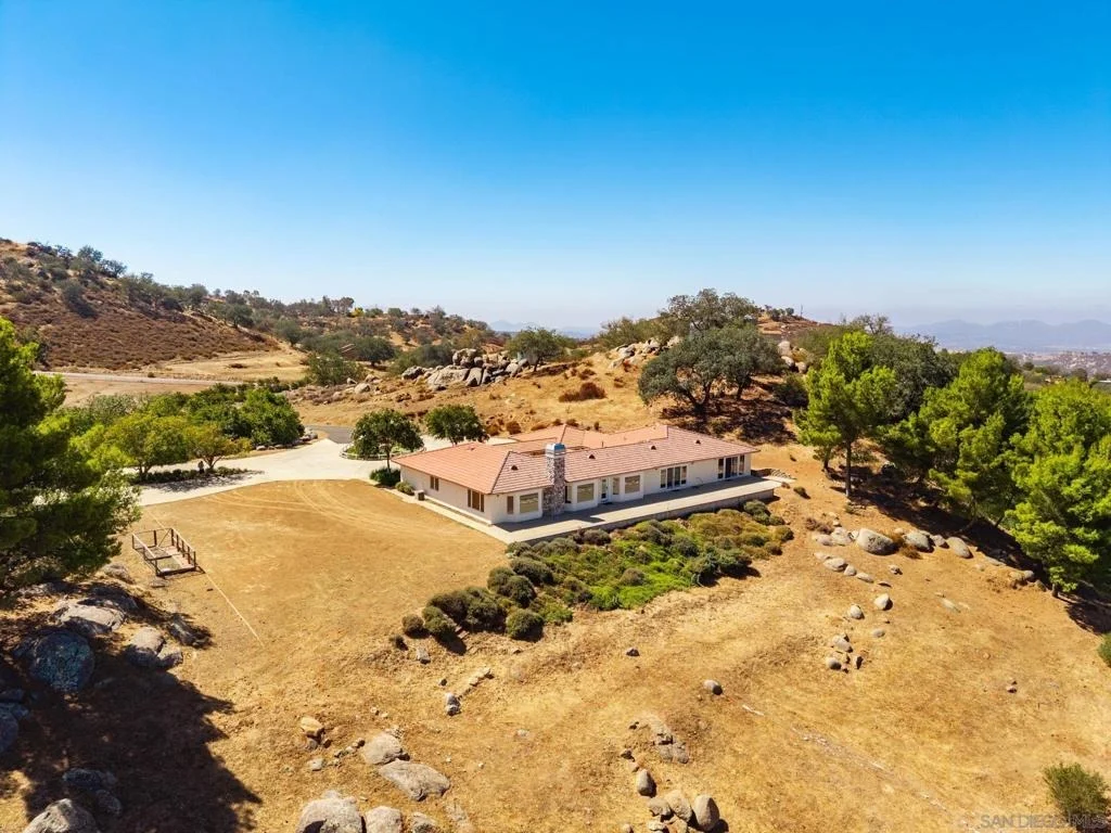 Photo of 25090 Oakana
