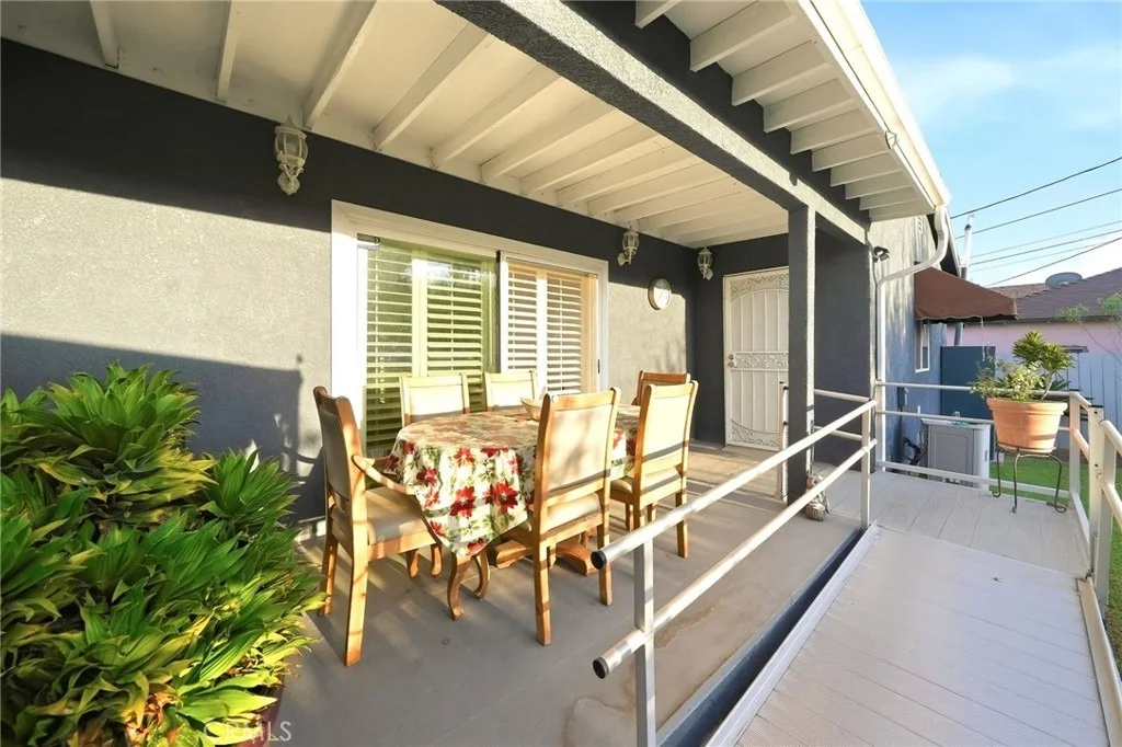 Photo of 2009 Graylock Avenue