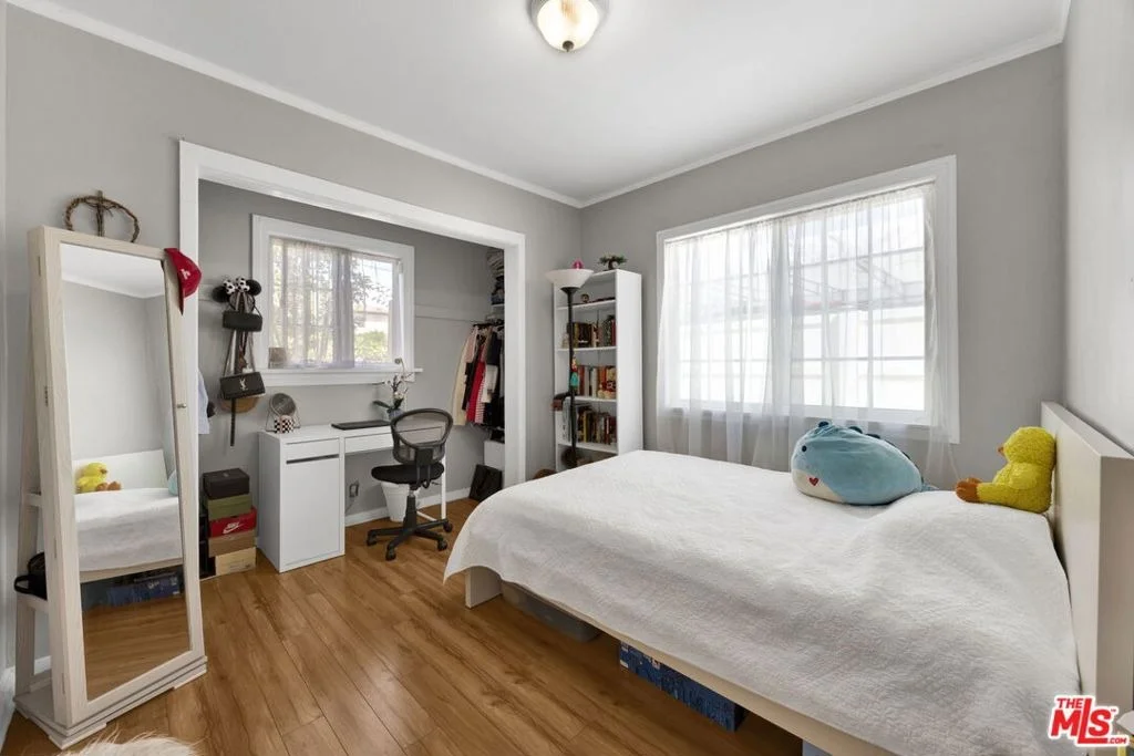Photo of 529 W Wilson Avenue
