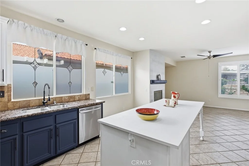 Photo of 740 Bahama