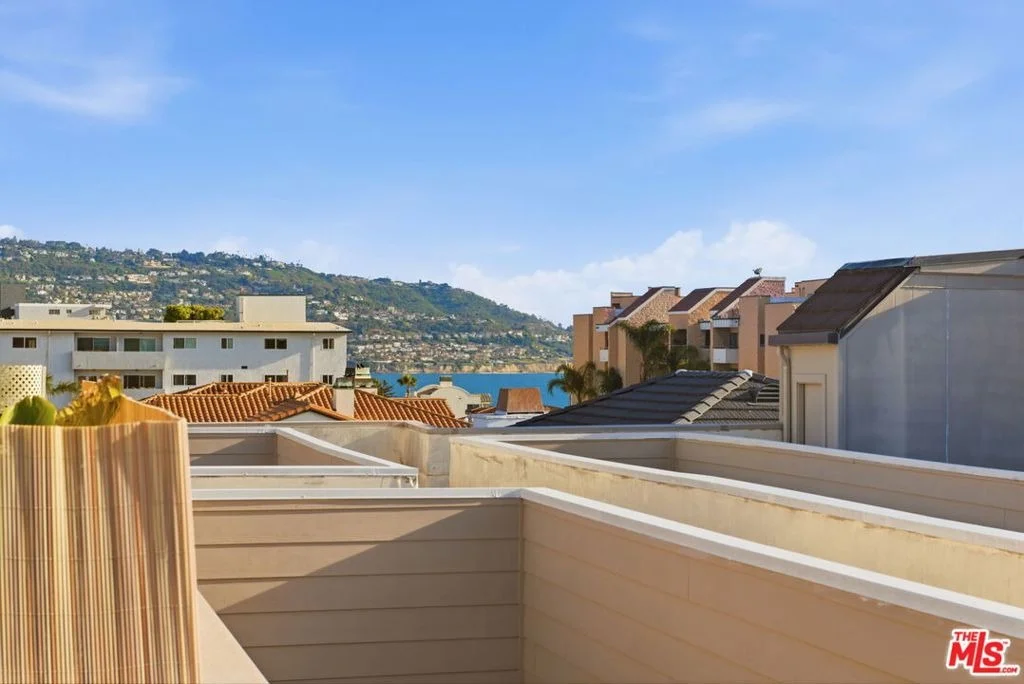 Photo of Unit 30 at 700 Esplanade