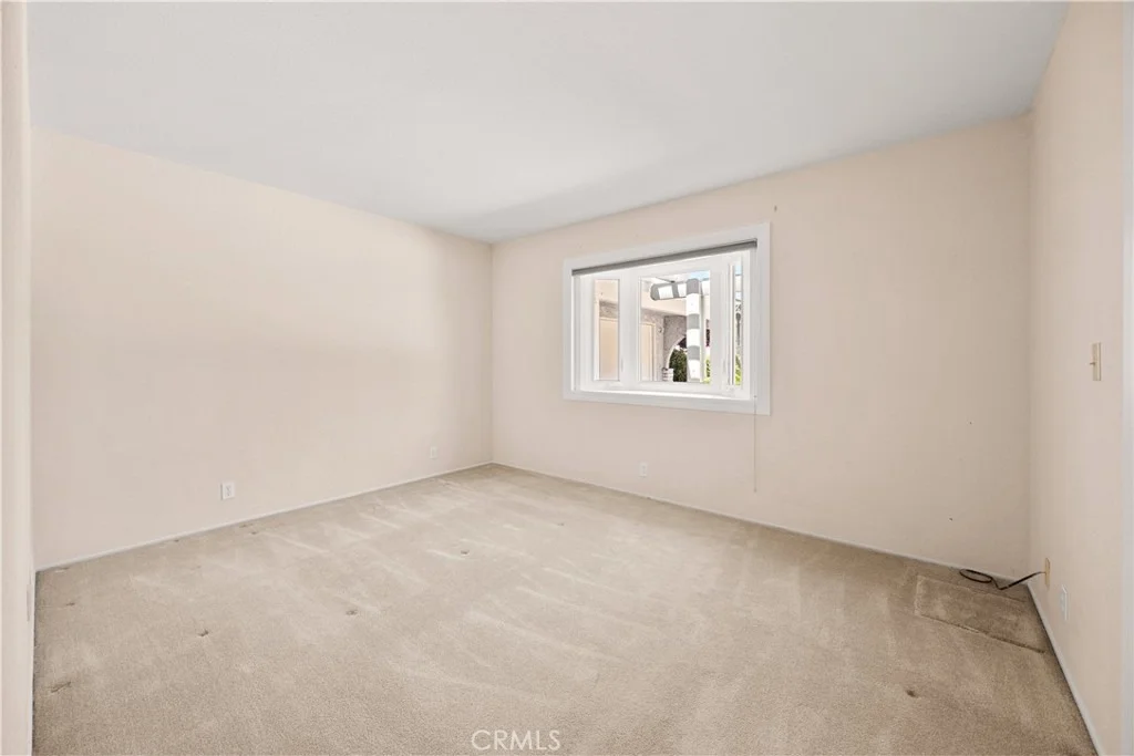 Photo of 26660 Rim