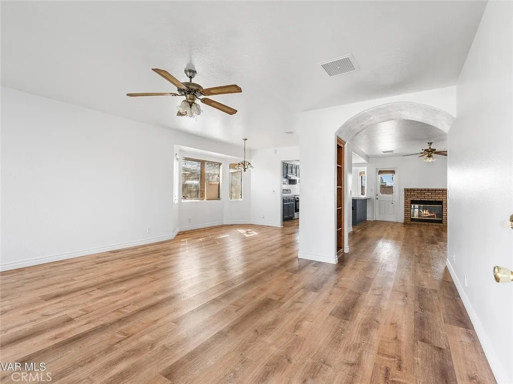 Photo of 736 E Avenue J6