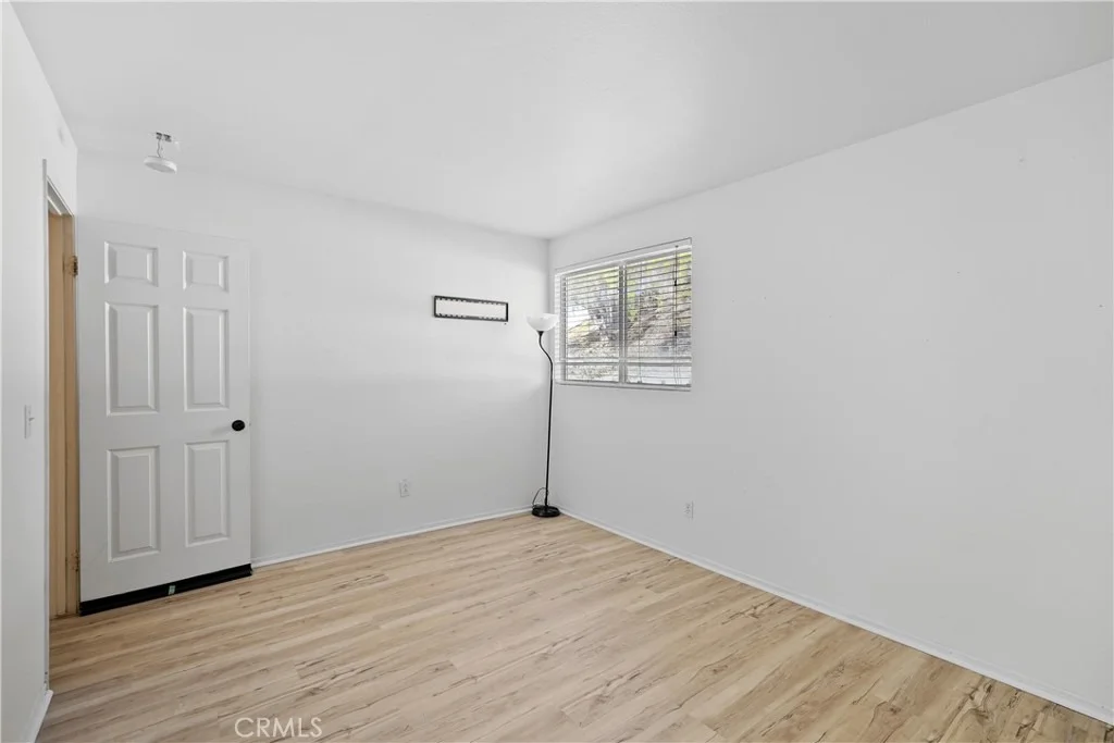 Photo of 39755 Naples