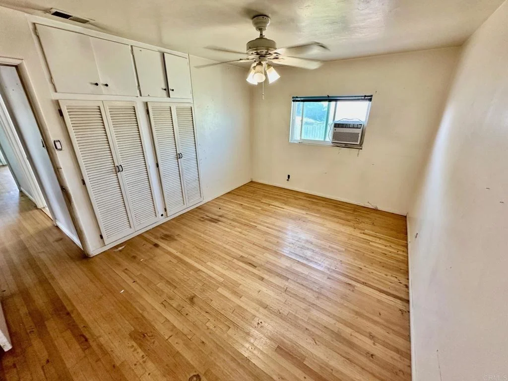 Photo of 880 Crest View Rd