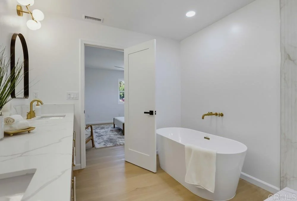 Photo of 930 Miramar Drive