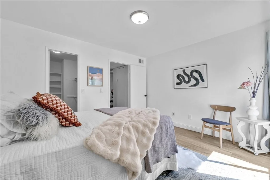 Photo of Unit 10 at 3062 Associated