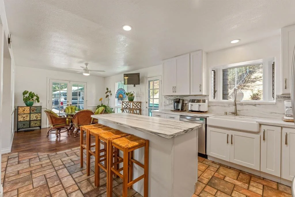 Photo of 4439 La Canada