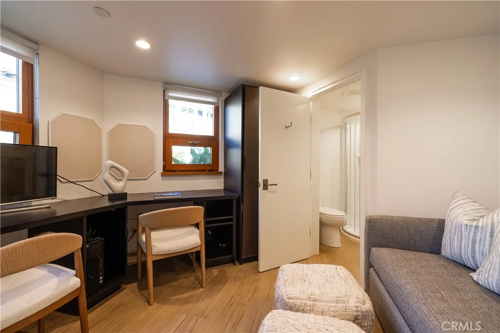 Photo of 1901 Ocean Way