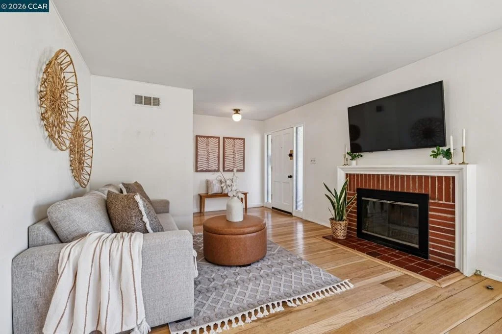 Photo of 1243 Davis Ave.
