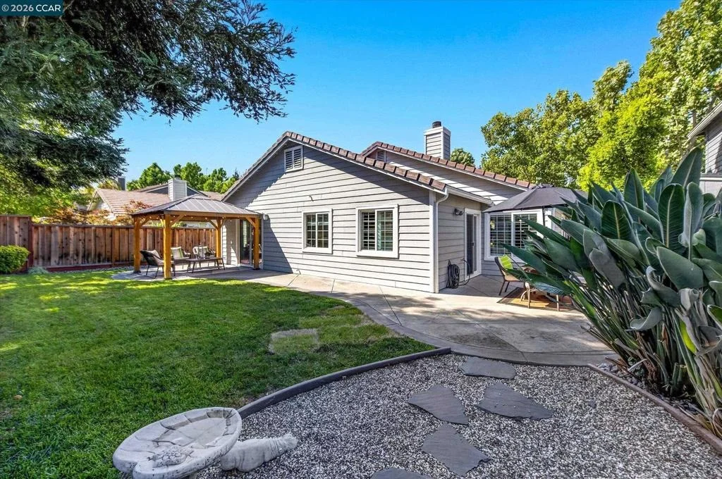 Photo of 577 Saddleback Cir