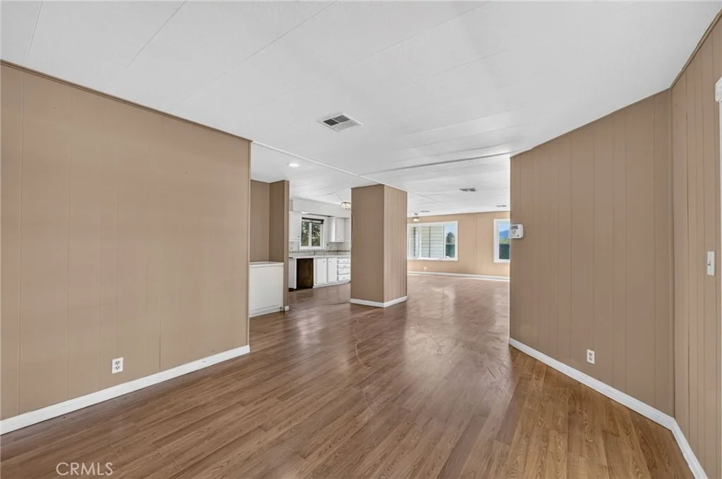 Photo of 39346 Contreras