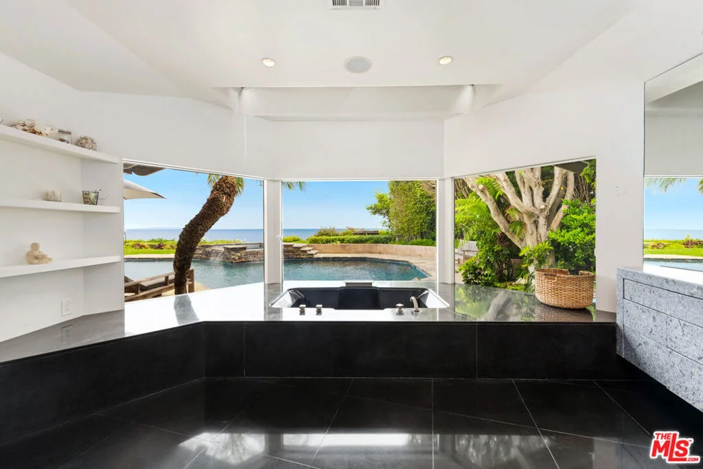 Photo of 29020 Cliffside Drive