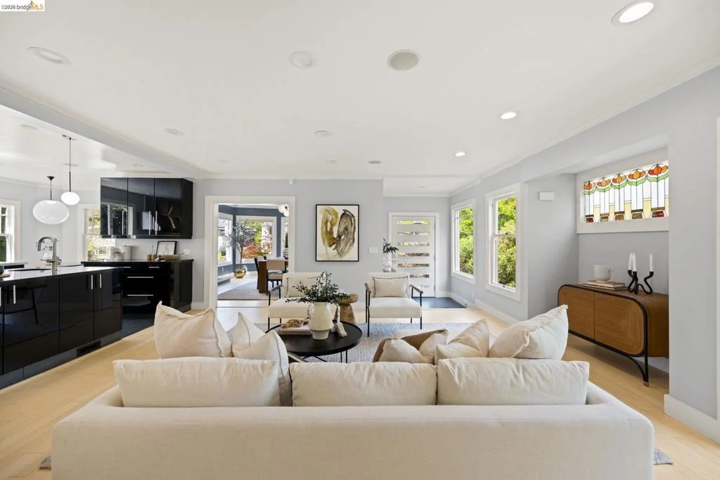 Photo of 683 Mandana Blvd.