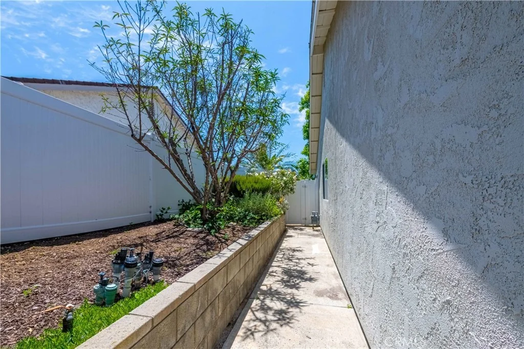 Photo of 2934 Globe Avenue