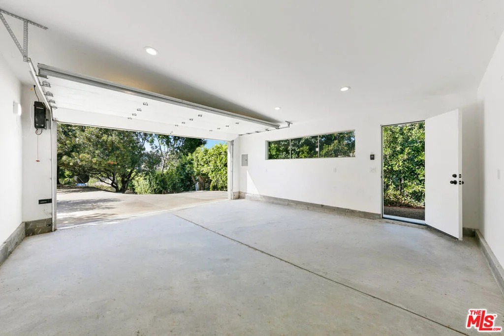 Photo of 6100 Bonsall Drive