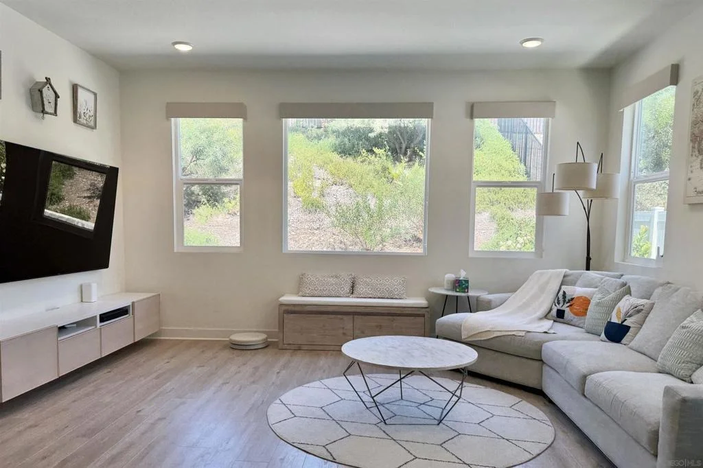 Photo of 8866 Weston
