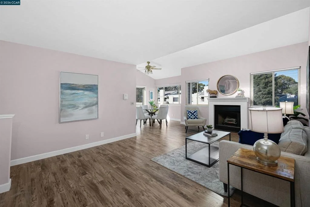 Photo of Unit 1 at 220 Apollo