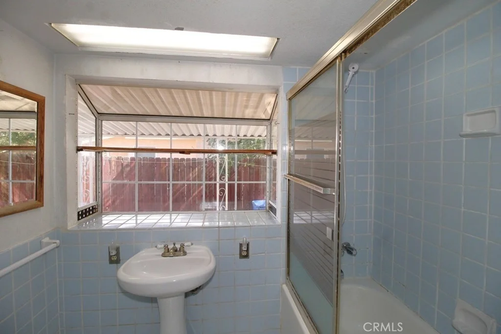 Photo of 100 E Desert View