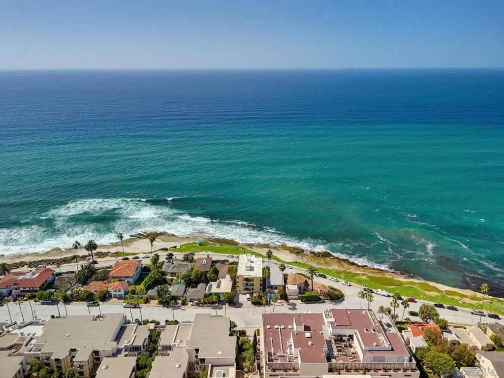 Photo of Unit 302 at 457 Coast