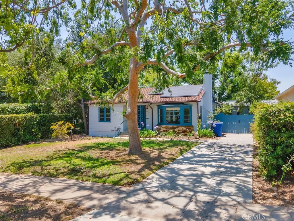 Photo of 1727 N Hill Avenue