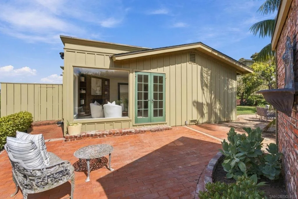 Photo of 7865 Roseland Drive