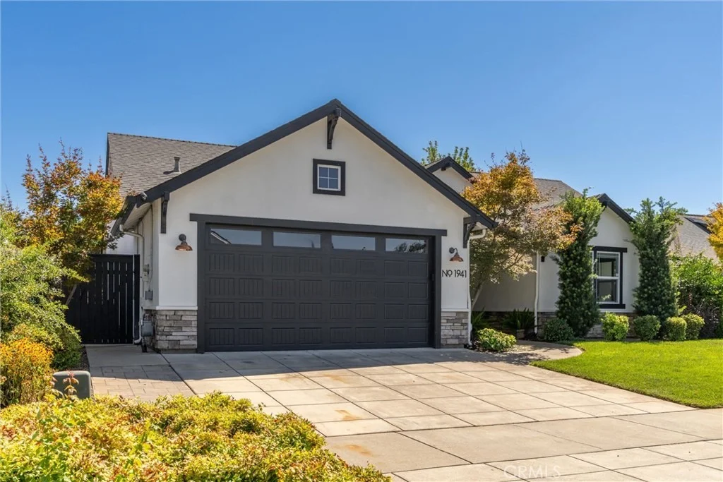 Photo of 1941 Waxwing Way