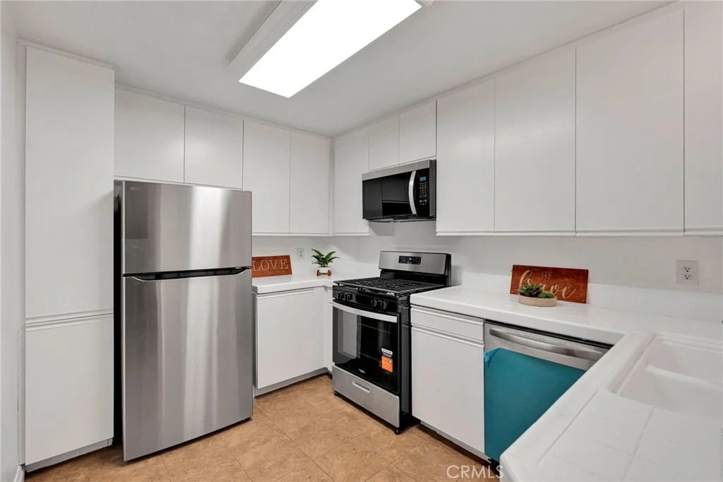 Photo of Unit 205 at 801 Pine Avenue