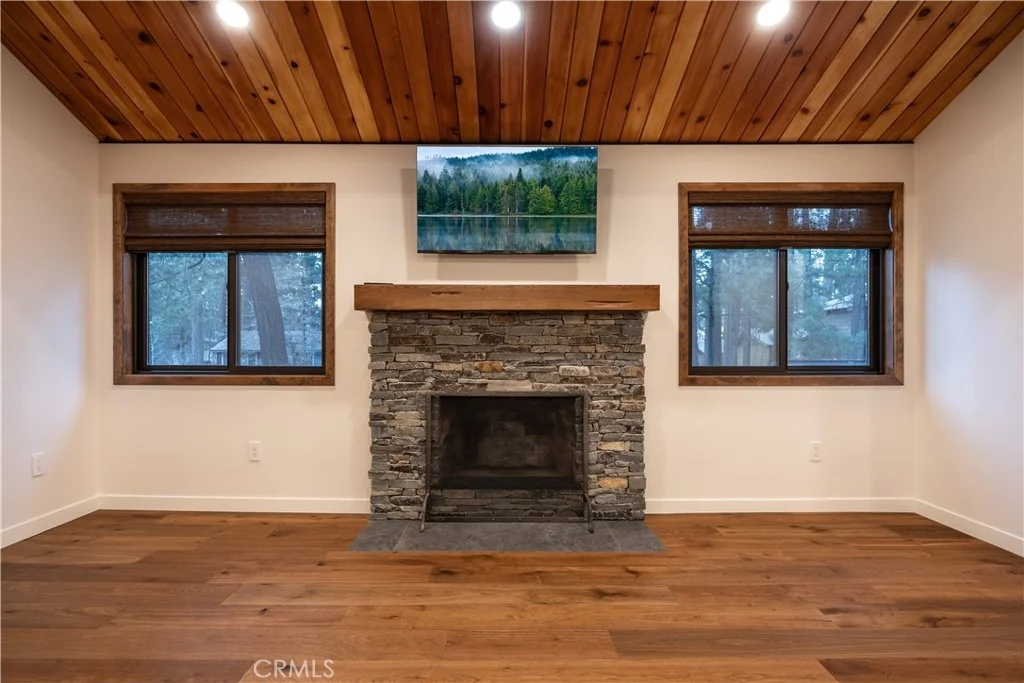 Photo of 42763 Cedar Avenue