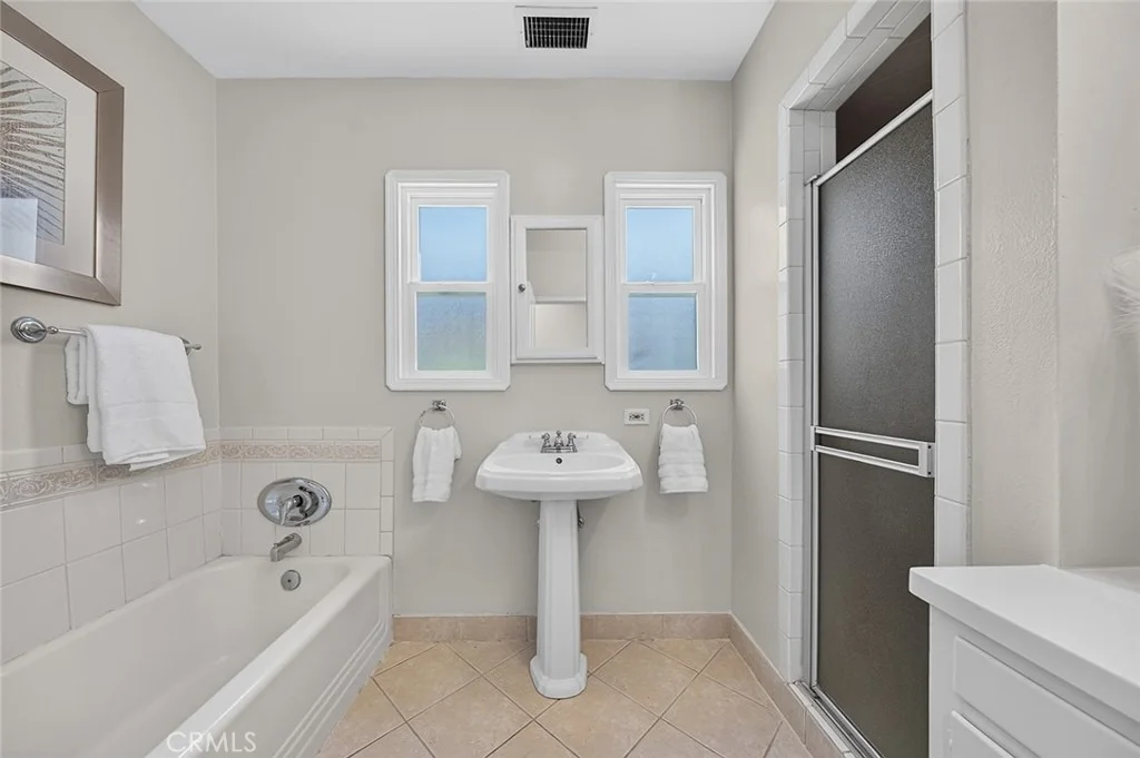 Photo of 735 Los Altos Avenue