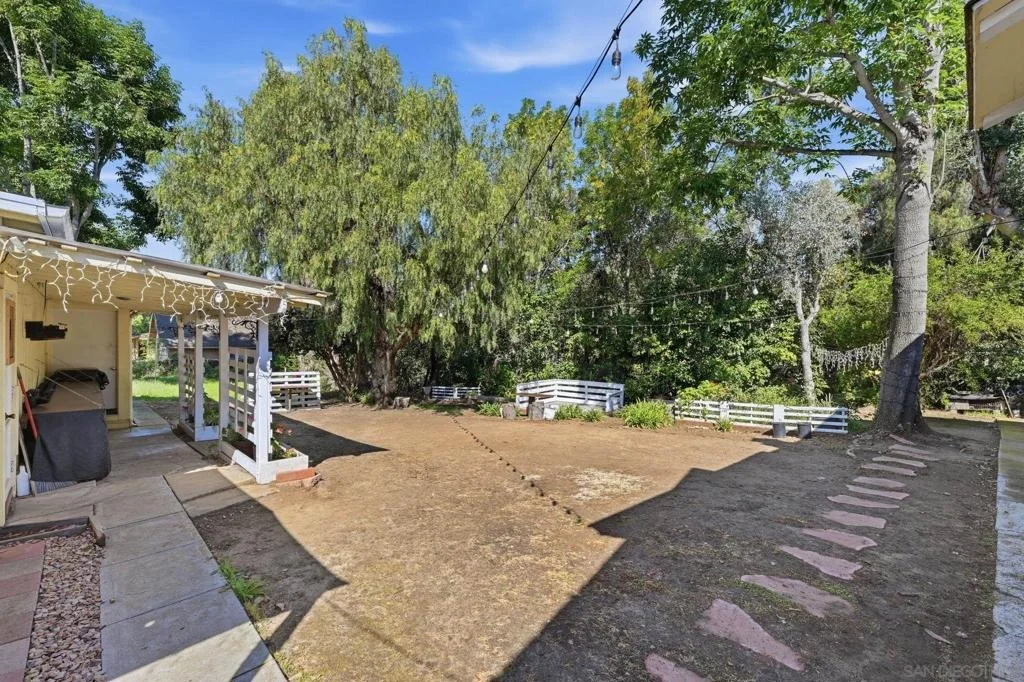 Photo of 1521 Foothill Dr