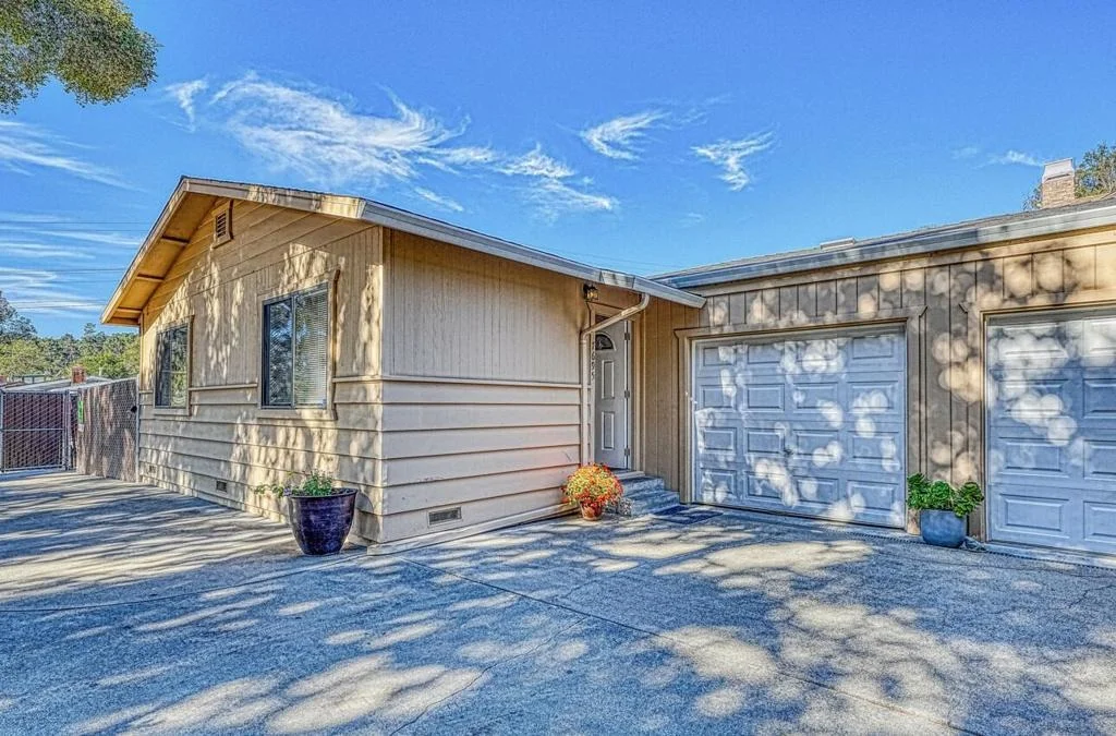 Photo of 7695 Pine Tree Way