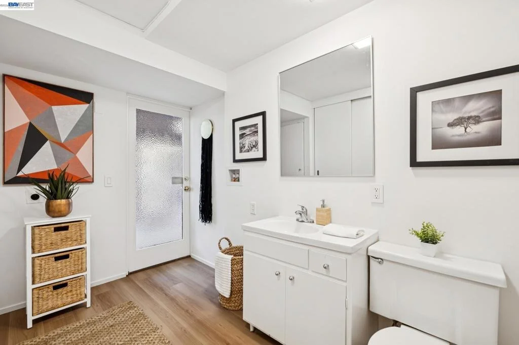 Photo of 1085 STERLING AVE
