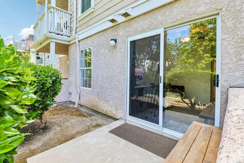 Photo of Unit B at 5070 Via Manos