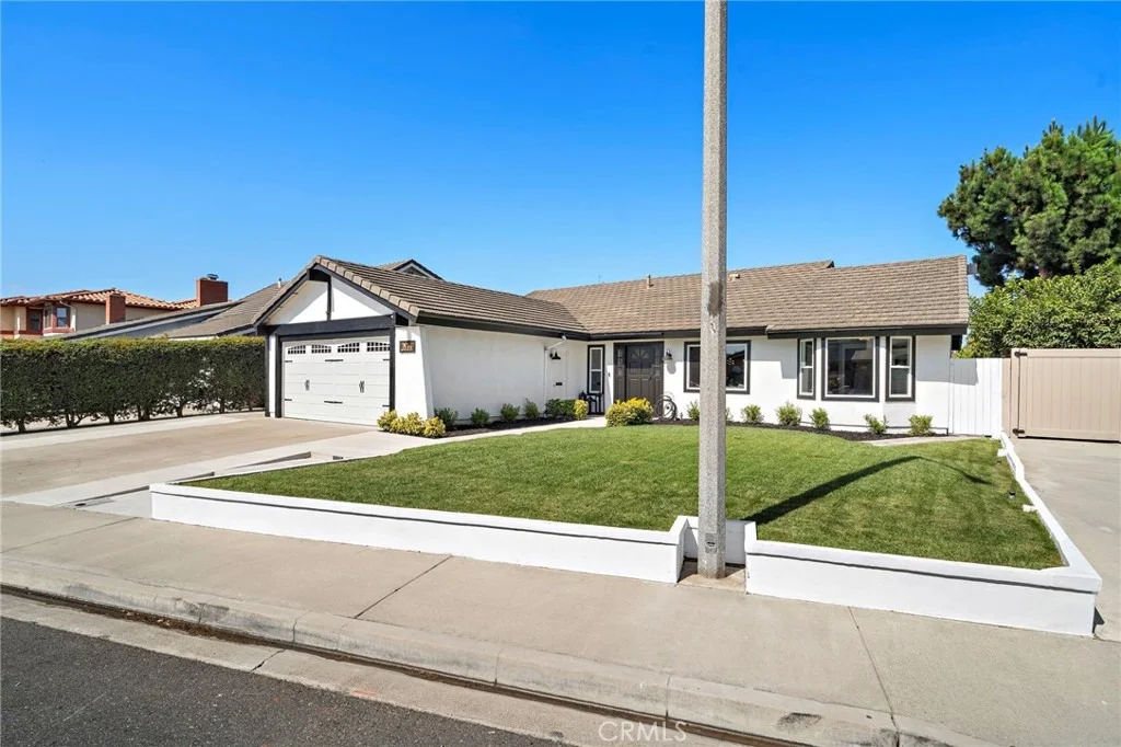 Photo of 16303 Mount Islip Circle