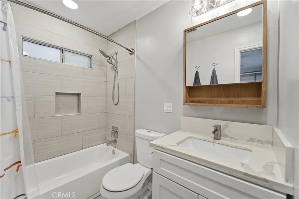 Photo of 3945 W 176th Street