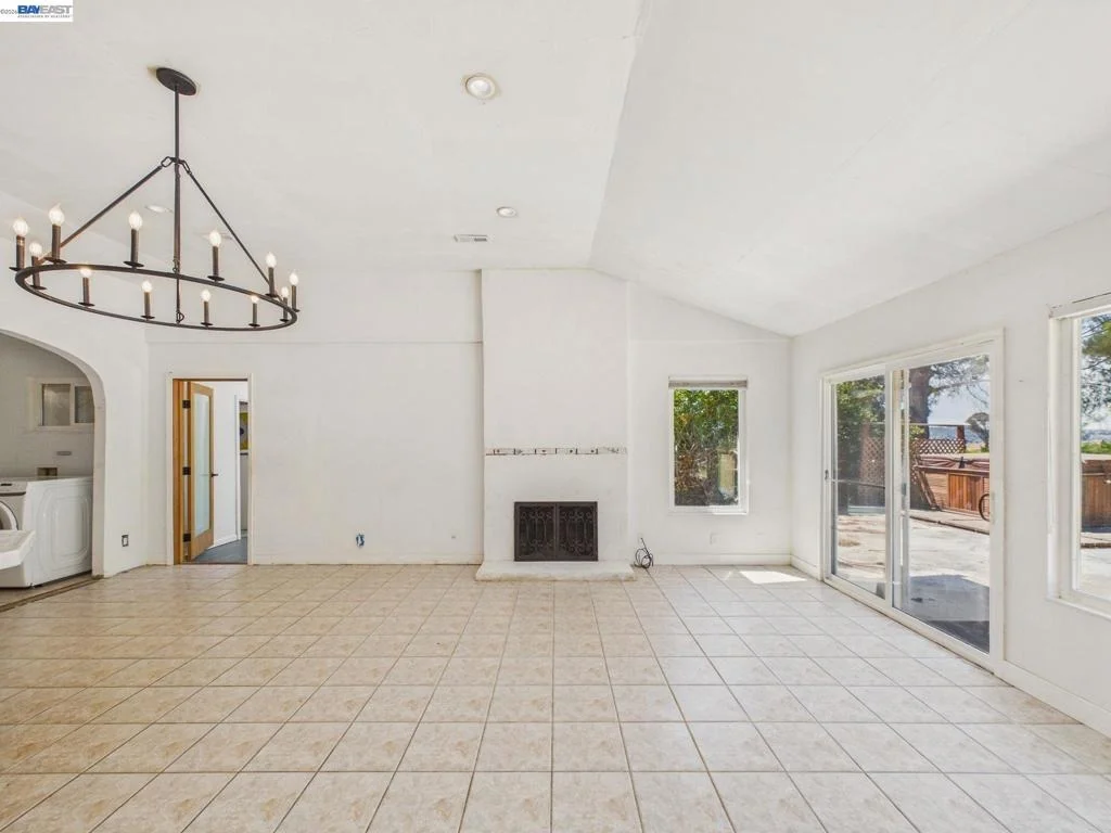 Photo of 327 Steven Cir