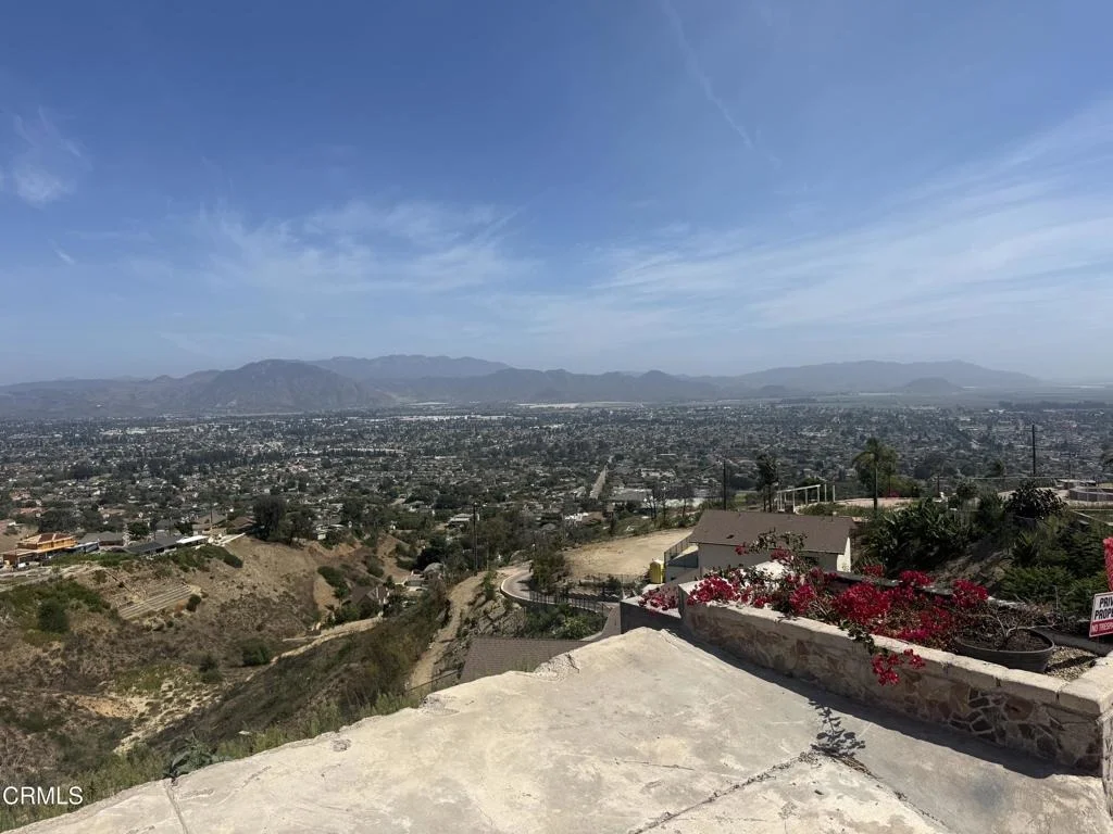 Photo of 931 W Highland Drive