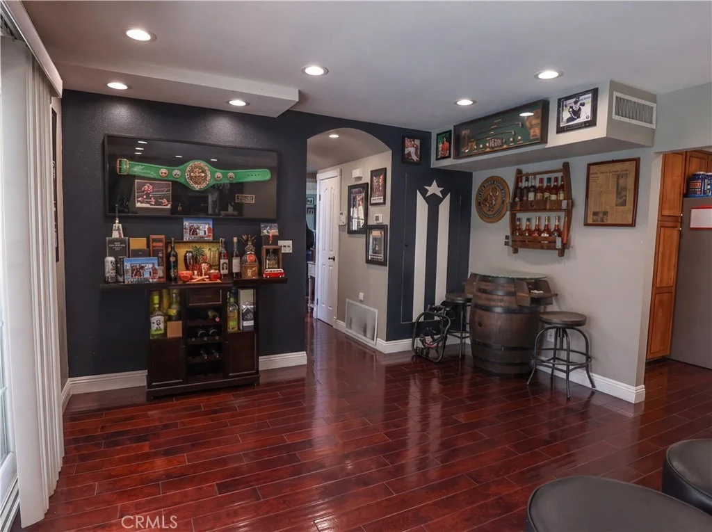 Photo of 1270 Halifax