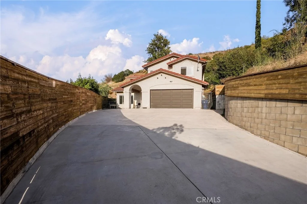 Photo of 10110 Sunland Boulevard