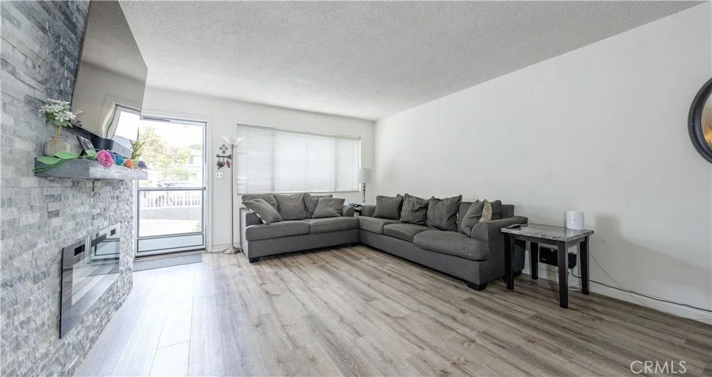 Photo of 10921 Walnut