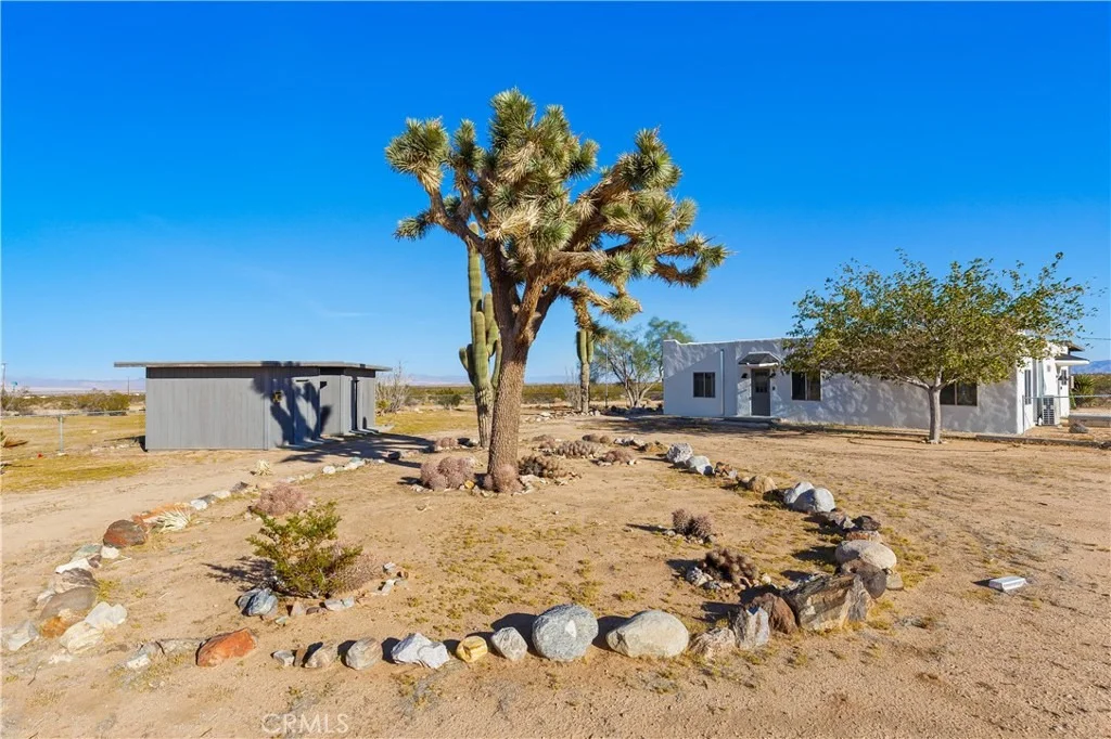 Photo of 60611 Birdie Ln